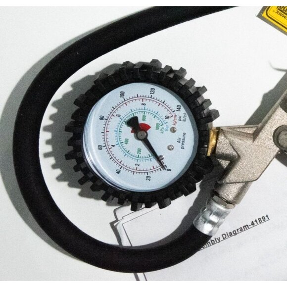 Air Inflator With Gauge 15" Hose - Cast Aluminum & Rubber Bead Blast Finish 140 - Picture 4 of 6